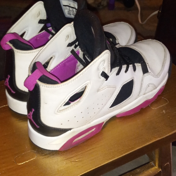 Jordan's - Picture 1 of 7